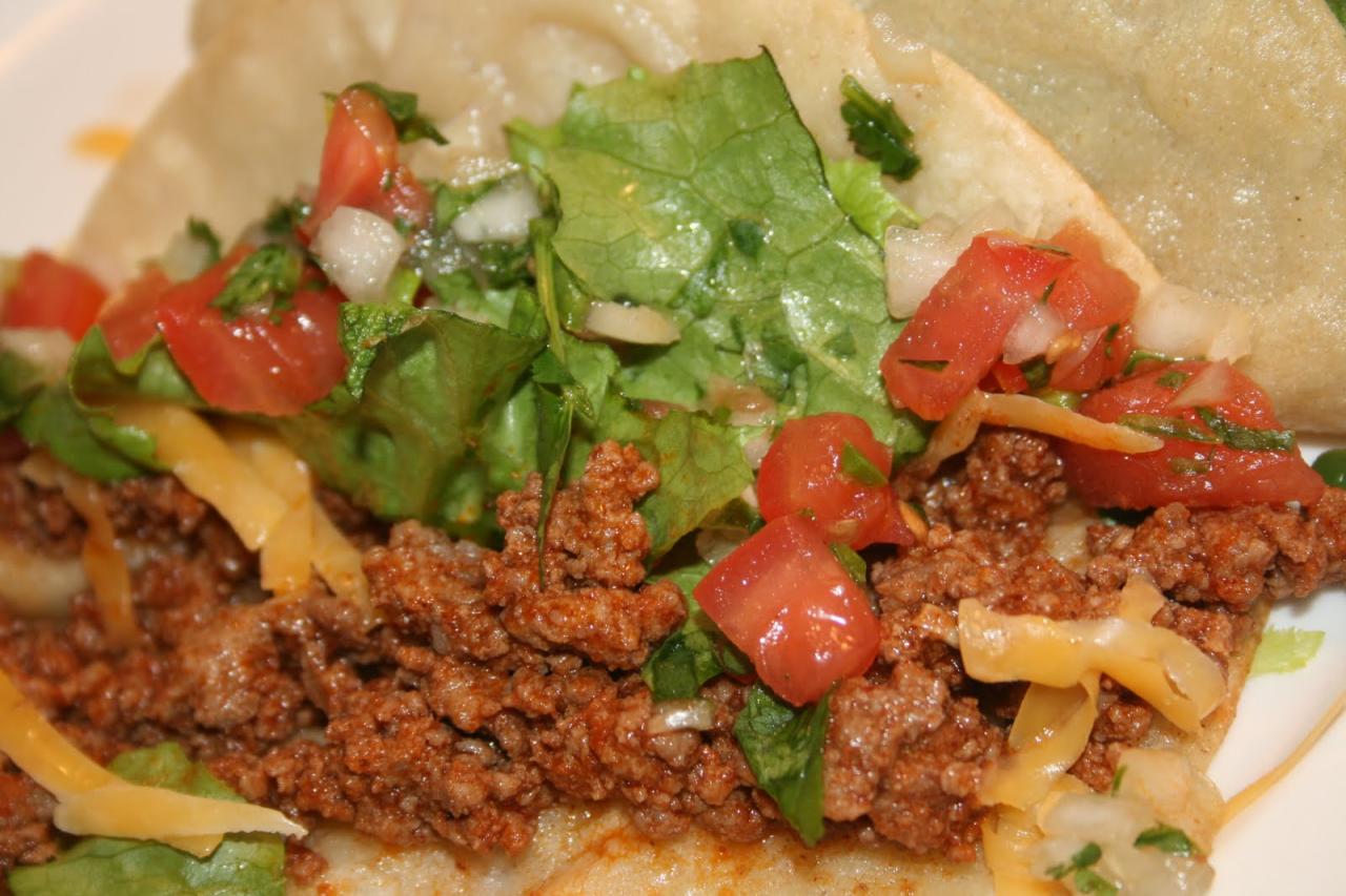 20 Classic Tacos Illustrated Menu