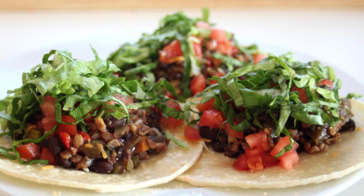 Vegetarian Black Bean Tacos Recipe | LynneCurry