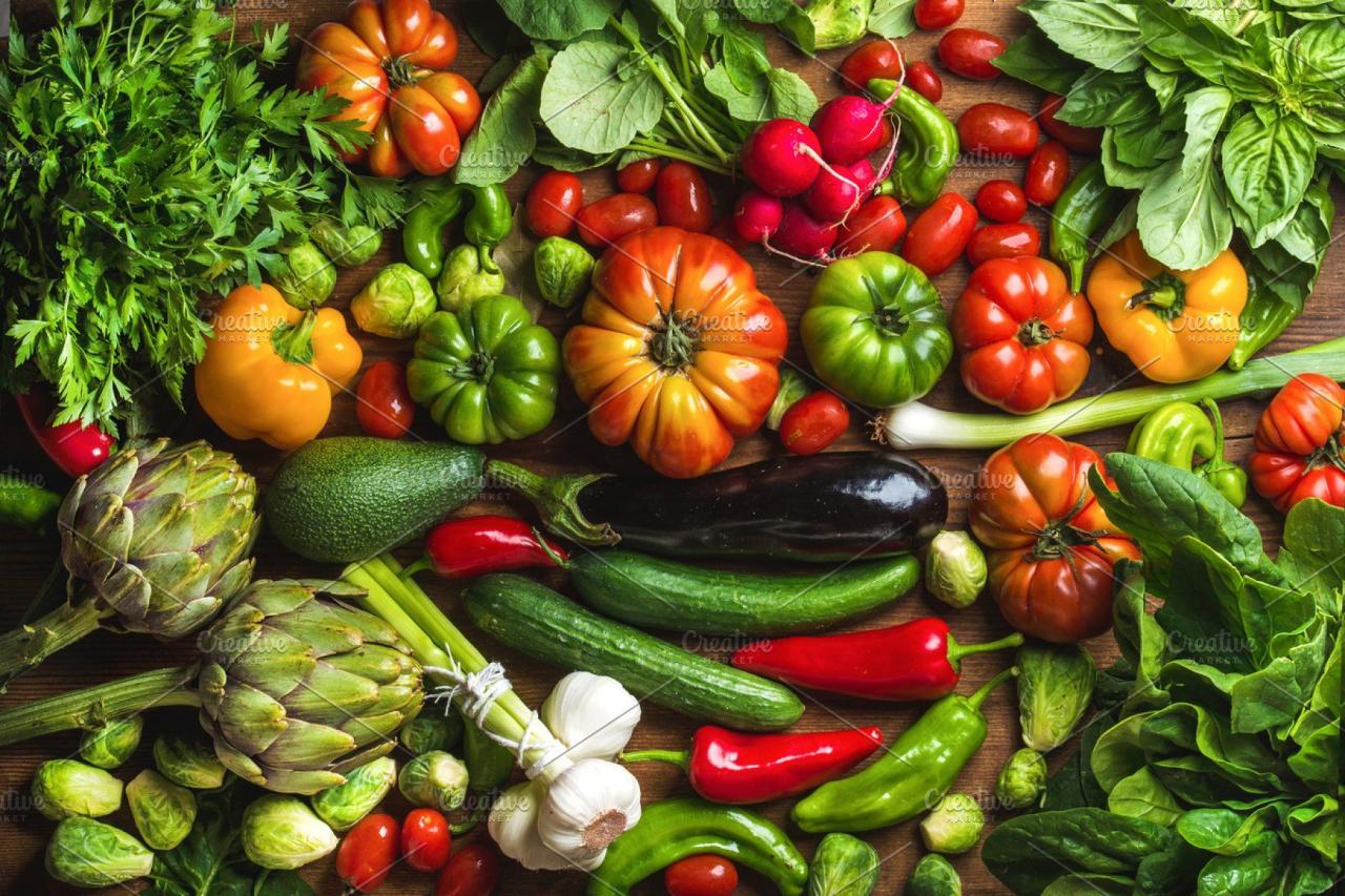 Common fresh farm produce at the wet market. Asian Greens. Local and ... Common fresh farm produce at the wet market. Asian Greens. Local and ...